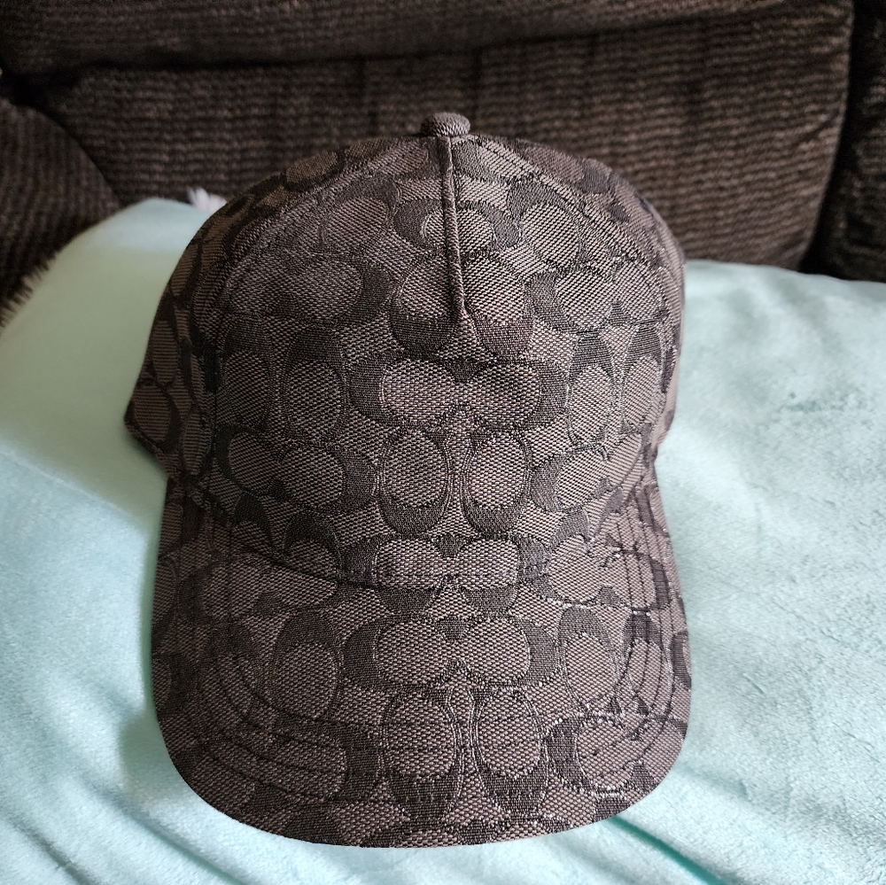 Coach hat (NWT)
